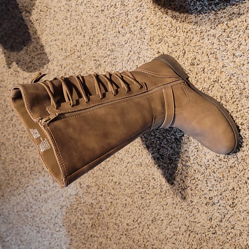 So (Kohls) Girls size 4 Boots